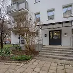 In Ochota With Balcony Near Szczesliwicki Park By Renters * Varšava