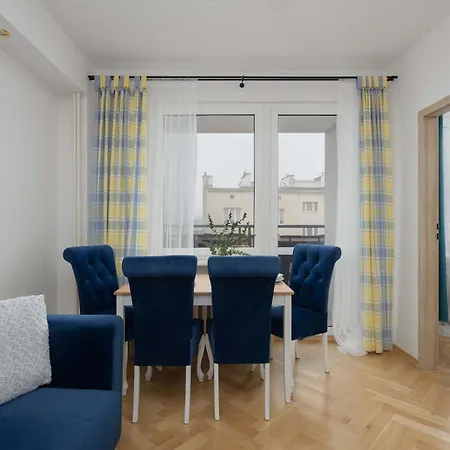 In Ochota With Balcony Near Szczesliwicki Park By Renters Varšava