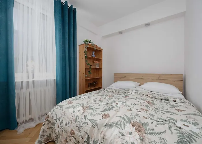 In Ochota With Balcony Near Szczesliwicki Park By Renters 华沙