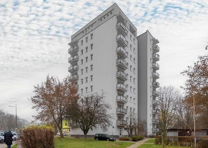 In Ochota With Balcony Near Szczesliwicki Park By Renters 公寓 *