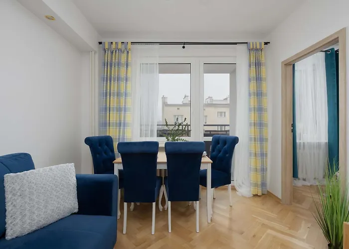 In Ochota With Balcony Near Szczesliwicki Park By Renters 华沙