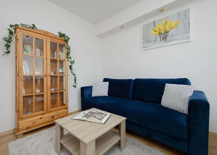 In Ochota With Balcony Near Szczesliwicki Park By Renters 公寓