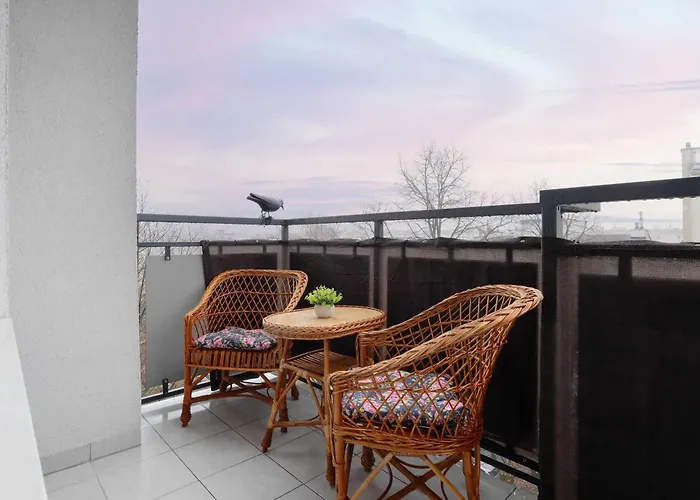 公寓 In Ochota With Balcony Near Szczesliwicki Park By Renters