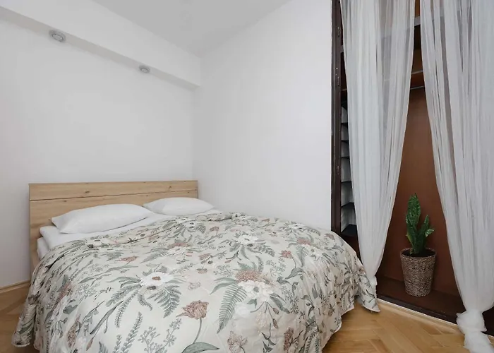 公寓 In Ochota With Balcony Near Szczesliwicki Park By Renters *