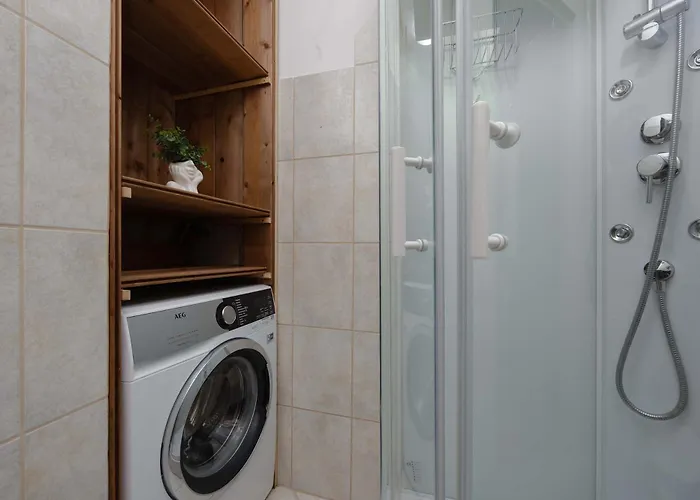 公寓 In Ochota With Balcony Near Szczesliwicki Park By Renters *