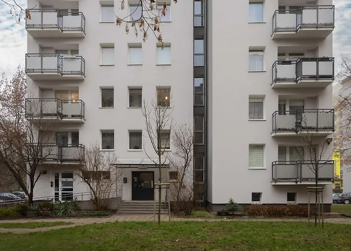 公寓 In Ochota With Balcony Near Szczesliwicki Park By Renters *