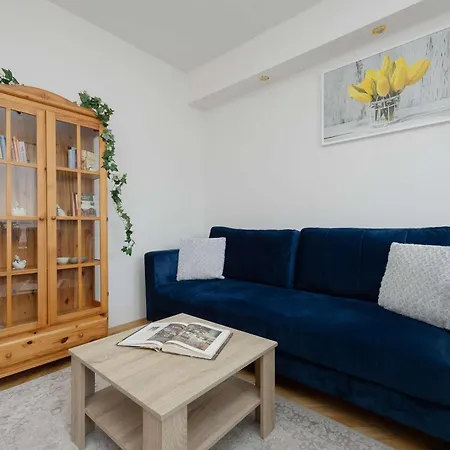In Ochota With Balcony Near Szczesliwicki Park By Renters Apartamento